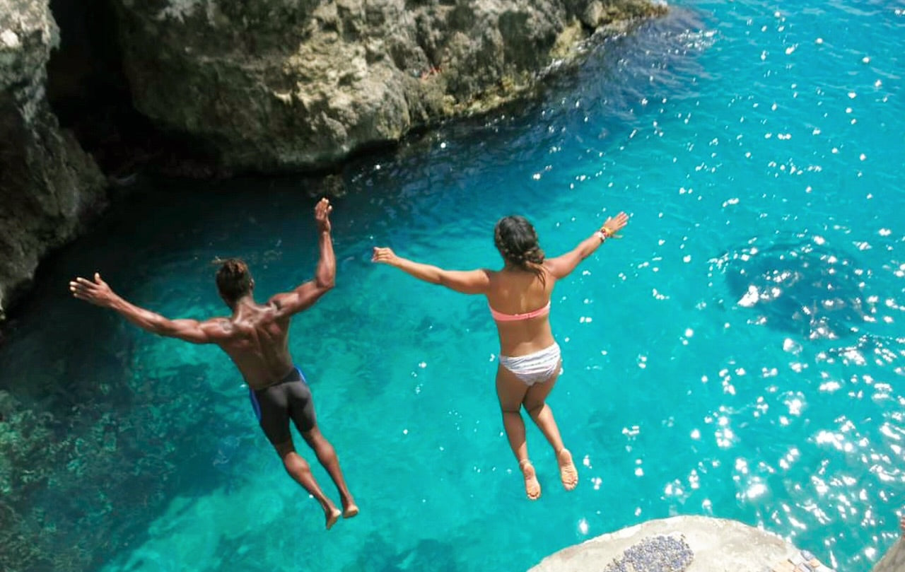 3-in-1 Bamboo Rafting + Limestone Foot Massage + Weed Farm 🍃 + Rick’s Café Experience. (Transportation MUST
be purchased if this is for a solo traveler as this is a multi-location excursion)..Free
Transportation provided ONLY
for groups of two or more.)