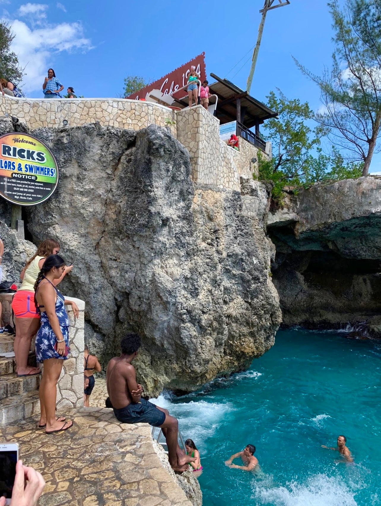 3-in-1 Bamboo Rafting + Limestone Foot Massage + Weed Farm 🍃 + Rick’s Café Experience. (Transportation MUST
be purchased if this is for a solo traveler as this is a multi-location excursion)..Free
Transportation provided ONLY
for groups of two or more.)