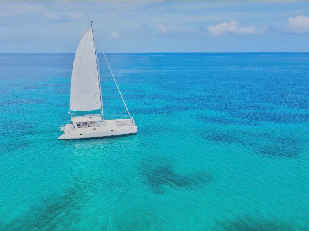 4HR HALF DAY ALL-INCLUSIVE LUXURY PRIVATE PARTY YACHT (1-15 GUESTS)
