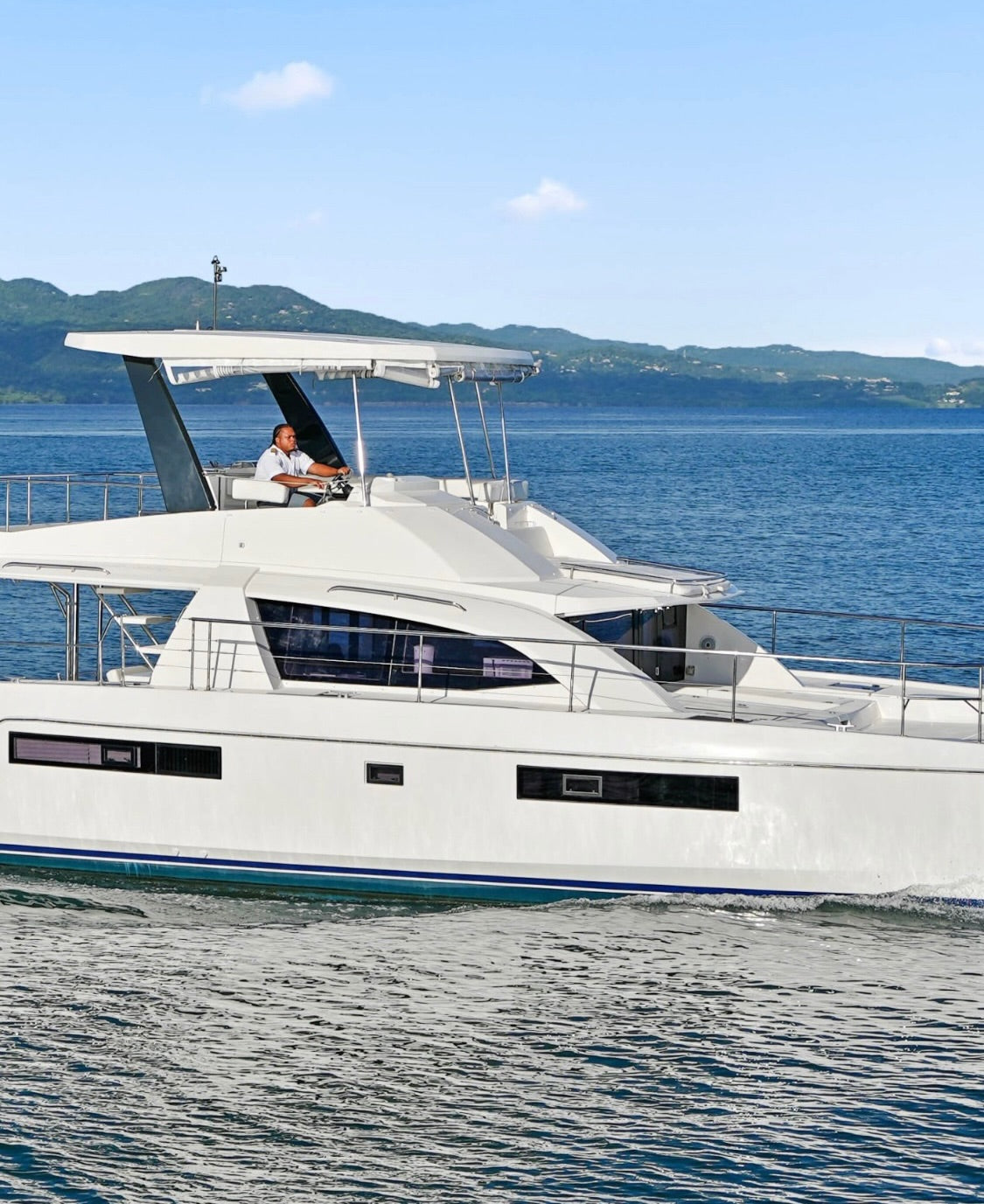 4HR HALF DAY ALL-INCLUSIVE LUXURY PRIVATE PARTY YACHT (1-15 GUESTS)
