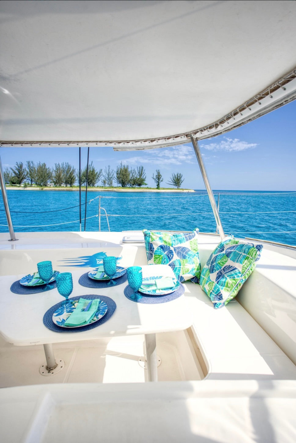 4HR HALF DAY ALL-INCLUSIVE LUXURY PRIVATE PARTY YACHT (1-15 GUESTS)