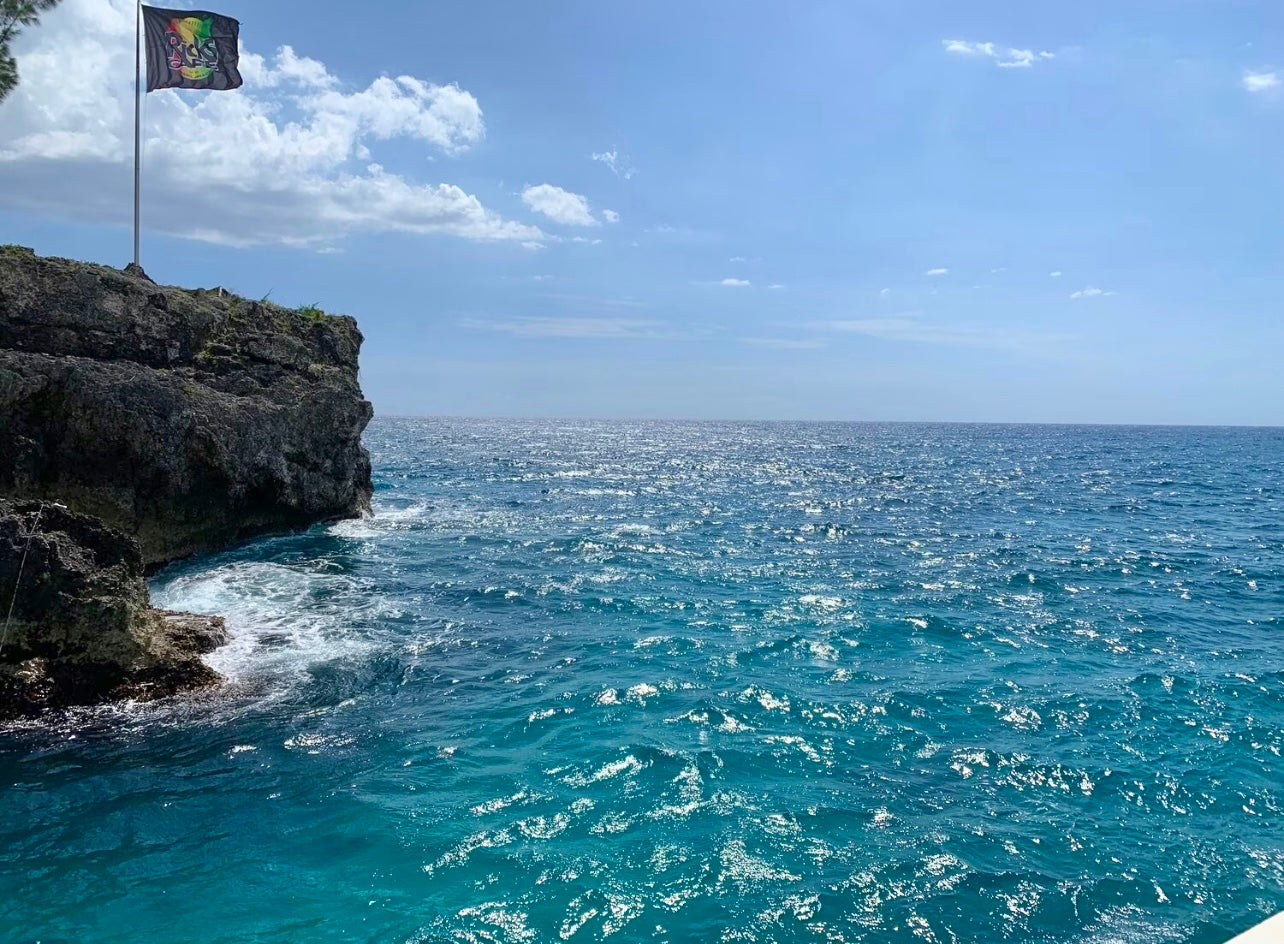 3-in-1 Bamboo Rafting + Limestone Foot Massage + Weed Farm 🍃 + Rick’s Café Experience. (Transportation MUST
be purchased if this is for a solo traveler as this is a multi-location excursion)..Free
Transportation provided ONLY
for groups of two or more.)