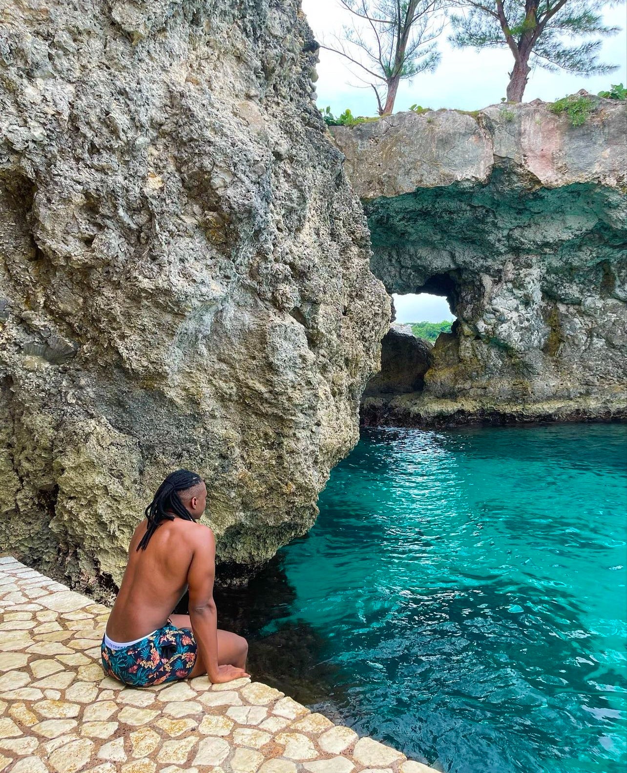 3-in-1 Bamboo Rafting + Limestone Foot Massage + Weed Farm 🍃 + Rick’s Café Experience. (Transportation MUST
be purchased if this is for a solo traveler as this is a multi-location excursion)..Free
Transportation provided ONLY
for groups of two or more.)